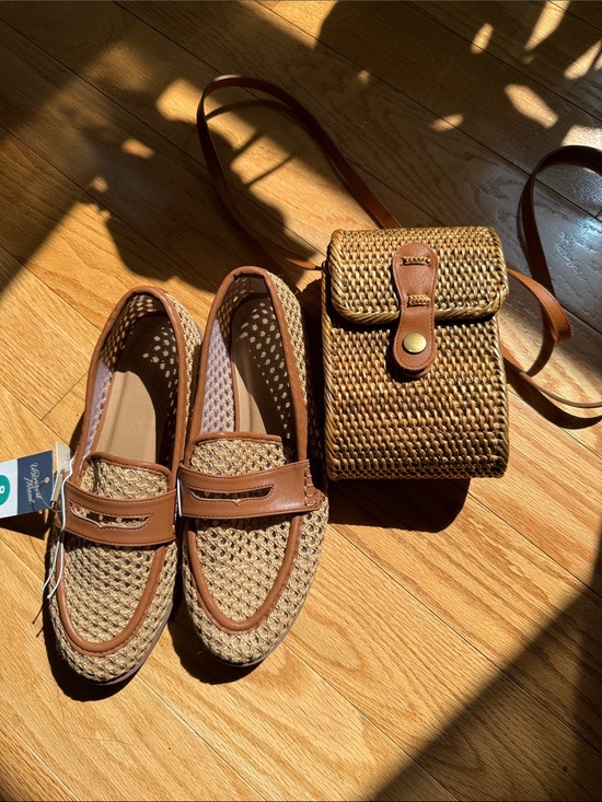 Universal Thread Shoes - Universal Thread Cove Flats with Memory Foam Insole - Unive Natural NEW SZ 8